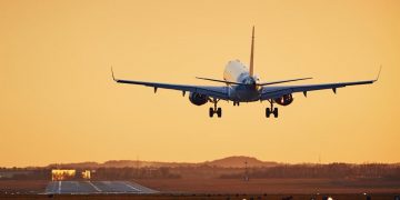Vuelo en Argentina aterriza de emergencia por falsa amenaza de bomba