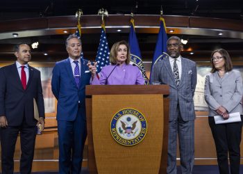 Pelosi afirma que EU no permitirá a China aislar a Taiwán