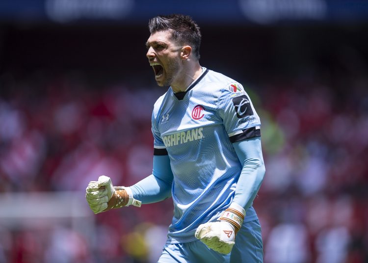Tiago Volpi of Toluca during the game Toluca vs Tijuana, corresponding Round 07 the Torneo Apertura 2022 of the Liga BBVA MX at Nemesio Diez Stadium, on August 07, 2022.



Tiago Volpi de Toluca durante el partido Toluca vs Tijuana, correspondiente a la Jornada 07 del Torneo Apertura 2022 de la Liga BBVA MX en el Estadio Nemesio Diez, el 07 de Agosto de 2022.