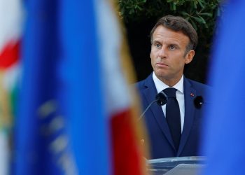 Macron despotrica contra Putin y rinde homenaje al pueblo ucraniano