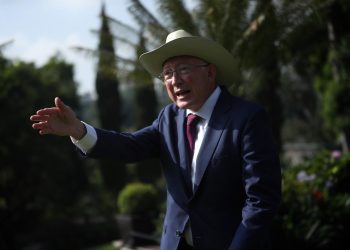 La inseguridad enfría la inversión: Ken Salazar