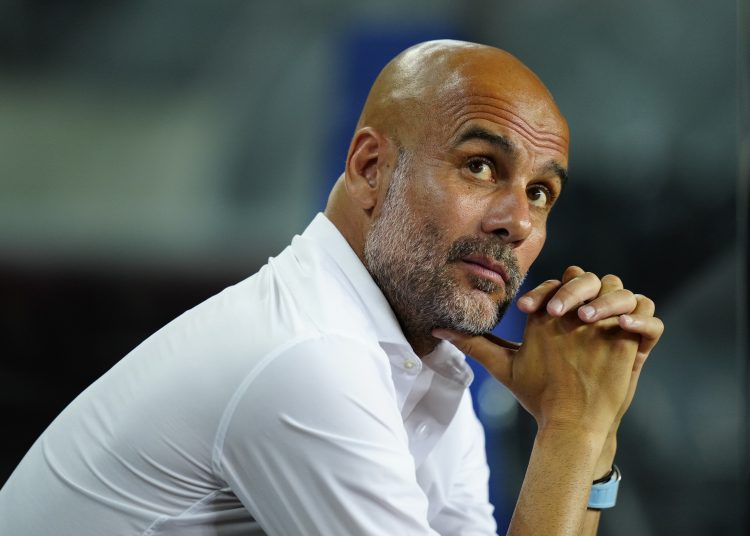 BARCELONA, 24/08/2022.- El entrenador del Manchester City Pep Guardiola durante el partido amistoso que FC Barcelona y Manchester City juegan hoy miércoles en el Camp Nou. EFE/ENRIC FONTCUBERTA
