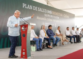 López Obrador señala que se garantiza el derecho universal a la salud