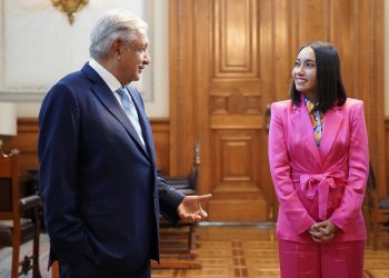 López Obrador se reúne con la primera mujer mexicana en ir al espacio