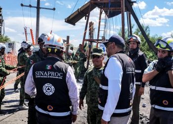 Autoridades perforarán 5 nuevos pozos para salvar a los 10 mineros