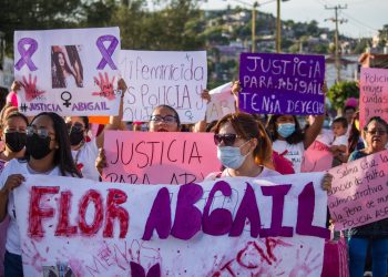 Familiares de joven muerta en celda policial de Oaxaca piden justicia