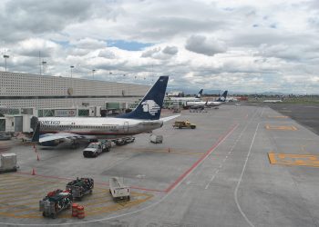 Serán limitados los vuelos en la Terminal 2 del AICM para reforzarla: López Obrador