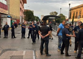 Operadores de ambulancias particulares protestan por operativos para regularizarlas