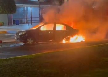 Incendian autos, farmacias y tiendas en municipios de Guanajuato