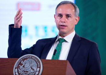 Van por el número de denuncias penales y carpetas de investigación contra López Gatell