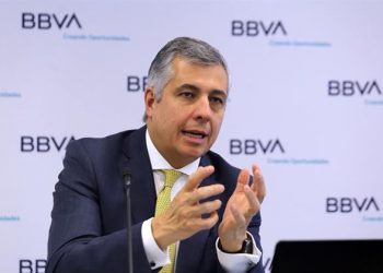 Estimamos que el PIB crezca 2% este año: Serrano