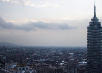Para este jueves se pronostica cielo medio nublado y lluvias aisladas en CDMX
