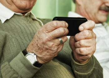 La tecnología está ayudando a que todas las generaciones empiecen a fluir en lo digital: Zurita