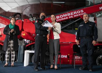 Anuncia Claudia Sheinbaum inversión de 115 MDP para la compra de uniformes y equipamiento para bomberos