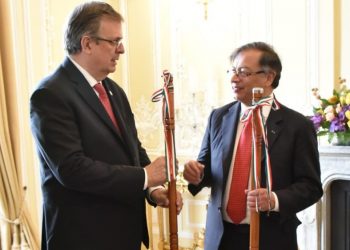 Petro asegura que Colombia y México pueden ser ejes de la unidad latinoamericana