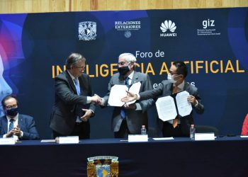 La SRE, la UNAM y Huawei acuerdan impulsar digitalización en el país