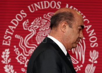 Murillo Karam llega a penal para enfrentar cargos por caso Ayotzinapa