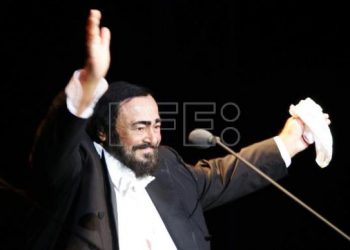 Hollywood coloca una estrella de Pavarotti 15 años después de su muerte