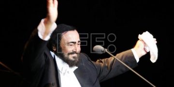 Hollywood coloca una estrella de Pavarotti 15 años después de su muerte