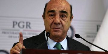 Murillo Karam podría acogerse al criterio de oportunidad que otorga la FGR: López Obrador