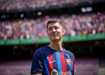 Robert Lewandowski vive su primer gran día en el Camp Nou