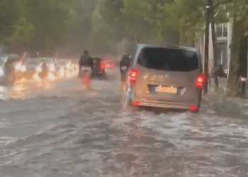 París registra intensas lluvias y hay alertas para el sureste de Francia