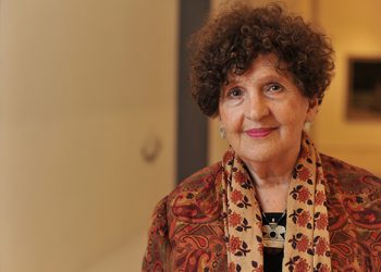 La mexicana Margo Glantz gana el Premio Carlos Fuentes a la Creación Literaria