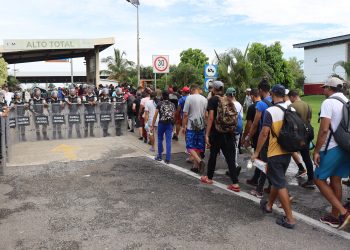 Sale nueva caravana con cerca de 1,000 migrantes desde Chiapas