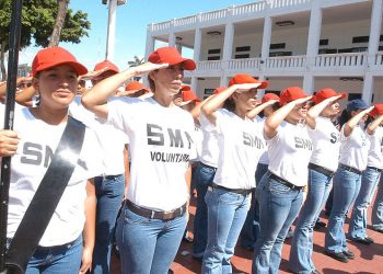 Retiran dictamen en comisión para hacer obligatorio el servicio militar en mujeres
