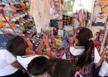 Estudiantes consumen 550 calorías solamente de alimentos de ultraprocesados durante la jornada escolar: Bahena