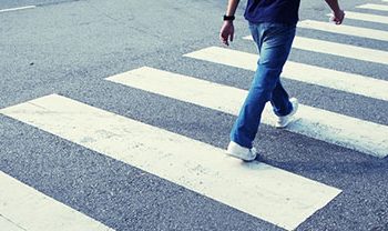 Organizaciones civiles advierten que gobiernos siguen sin establecer políticas de movilidad que protejan al peatón