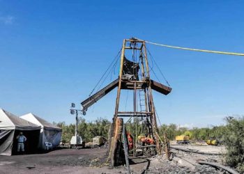 López Obrador afirma que familias ya aceptaron plan de rescate de los 10 mineros atrapados
