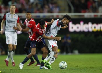 Chivas y Atlas empatan 1-1 en el Clásico Tapatío
