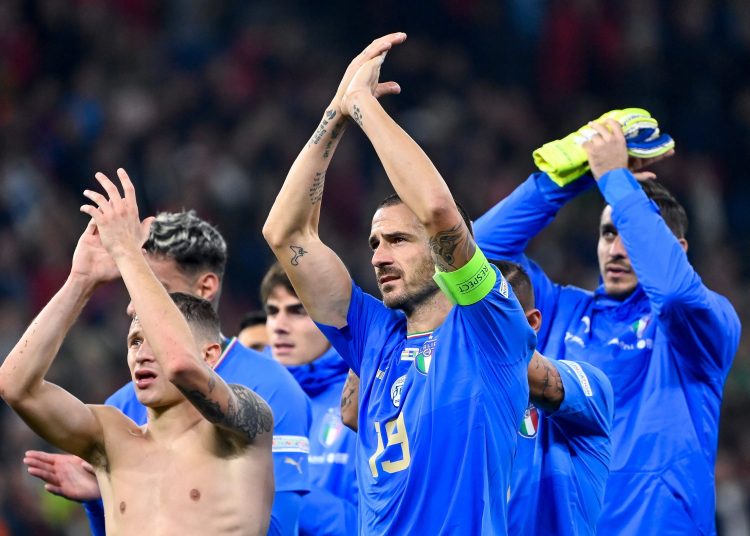 Budapest (Hungary), 26/09/2022.- Leonardo Bonucci (C) of Italy and his team mates celebrate their 2-0 win after the UEFA Nations League Division A, Group 3 soccer match between Hungary and Italy at Puskas Arena, Budapest, Hungary, 26 September 2022. (Hungría, Italia) EFE/EPA/Tamas Kovacs HUNGARY OUT