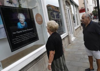 Este es el número de asistentes de Isabel ll que podrían ser despedidos tras su muerte