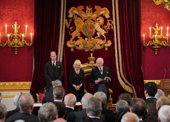 Carlos III, proclamado rey