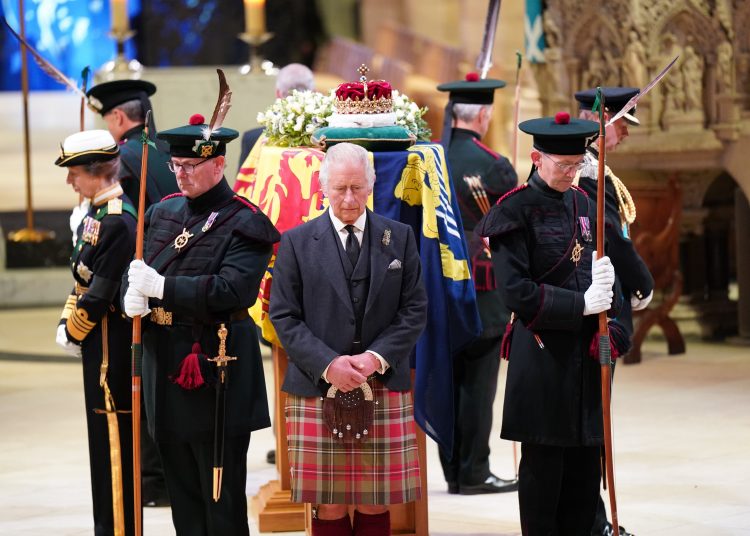 FOTO THE ROYAL FAMILY