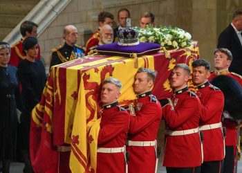 Un miembro de la realeza dio positivo a COVID 19 tras asistir al funeral de la Reina Isabel II