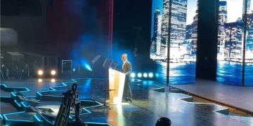 Seguiremos en México: Carlos Slim Domit