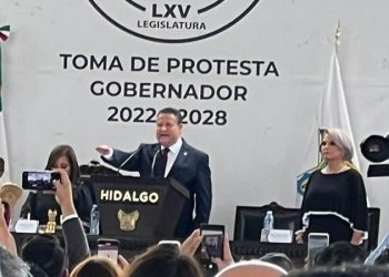 Julio Menchaca rinde protesta como gobernador de Hidalgo
