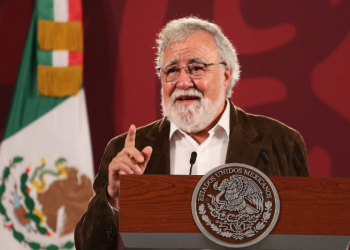 Condena Alejandro Encinas filtración de caso Ayotzinapa