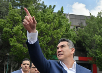 Nadie condiciona la agenda ni los votos del PRI, advierte Alito Moreno al PAN y PRD