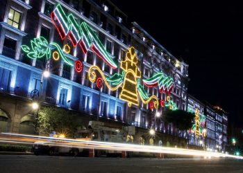 Todo listo para el encendido del alumbrado en el Zócalo