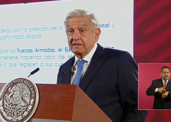 Presidente plantea consulta para decidir si Ejército permanece en las calles
