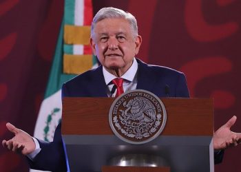 Llama AMLO al PRI a que se deslinde del conservadurismo y lo rancio