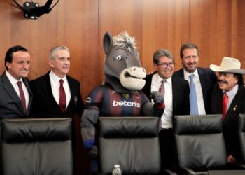 El Atlante recibe reconocimiento del SENADO