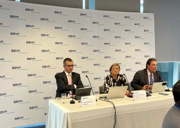 México superó su récord de remesas en el 2021, pero también de fallecidos intentando llegar a Estados Unidos: BBVA México