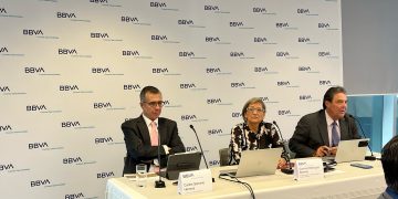 México superó su récord de remesas en el 2021, pero también de fallecidos intentando llegar a Estados Unidos: BBVA México
