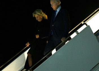 Joe Biden llega a Londres para participar en el funeral de la reina Isabel II