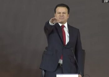 Esteban Villegas rinde protesta como gobernador de Durango